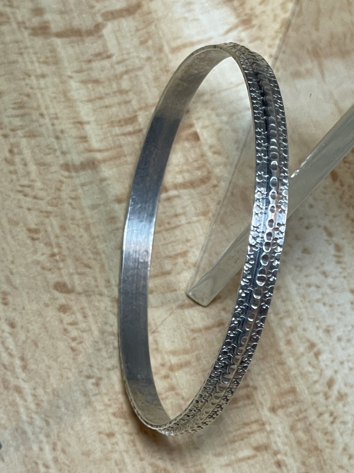 Vintage Jamaica AC 925 Sterling Silver Ribbed Bangle Bracelet 13 Grams 8″
