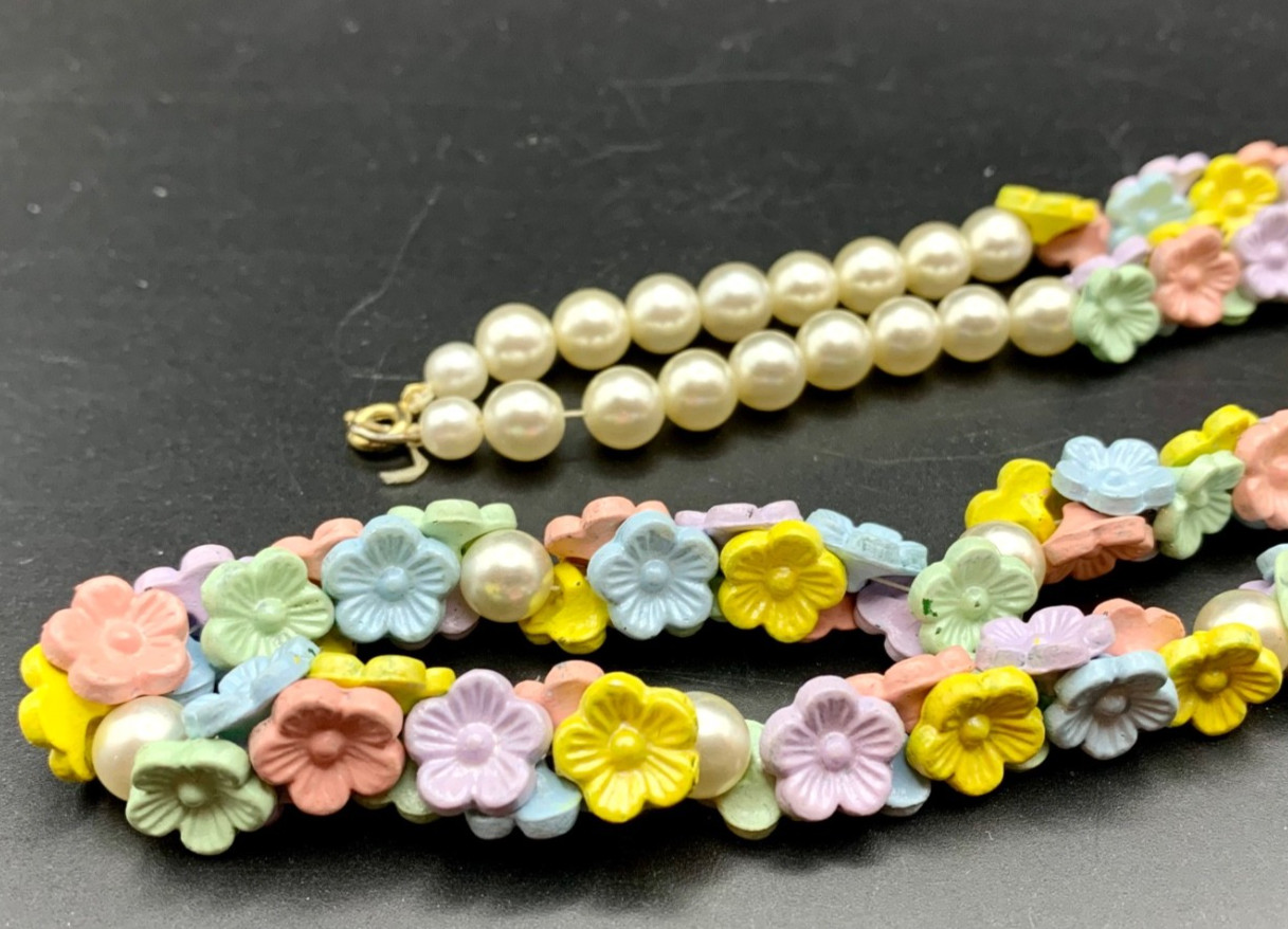 Vintage Celluloid Necklace Pastel Flower Daisy Beads and Faux Pearl 23″ Summer