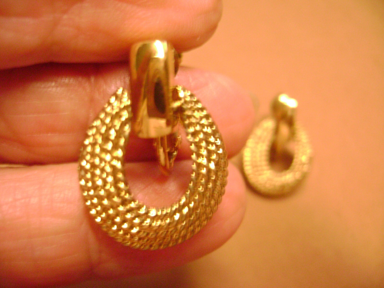 VINTAGE SIGNED NAPIER OVAL ROPE DOOR KNOCKER ADJUSTABLE CLIP ON EARRINGS!!!