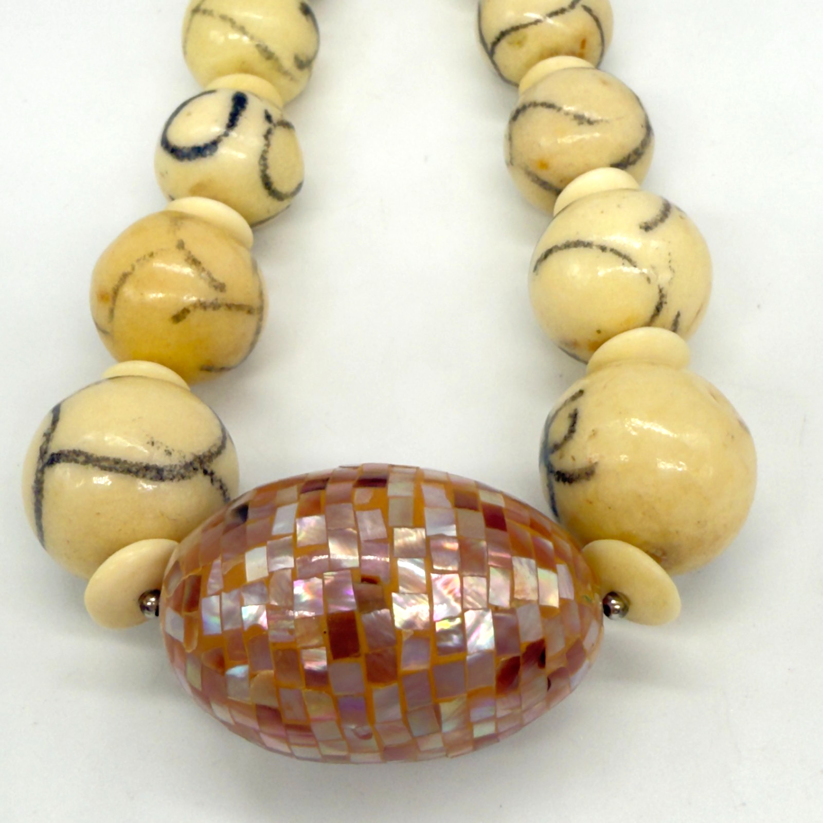 Vintage Chunky Necklace Off White and Pink Irridescent Beads