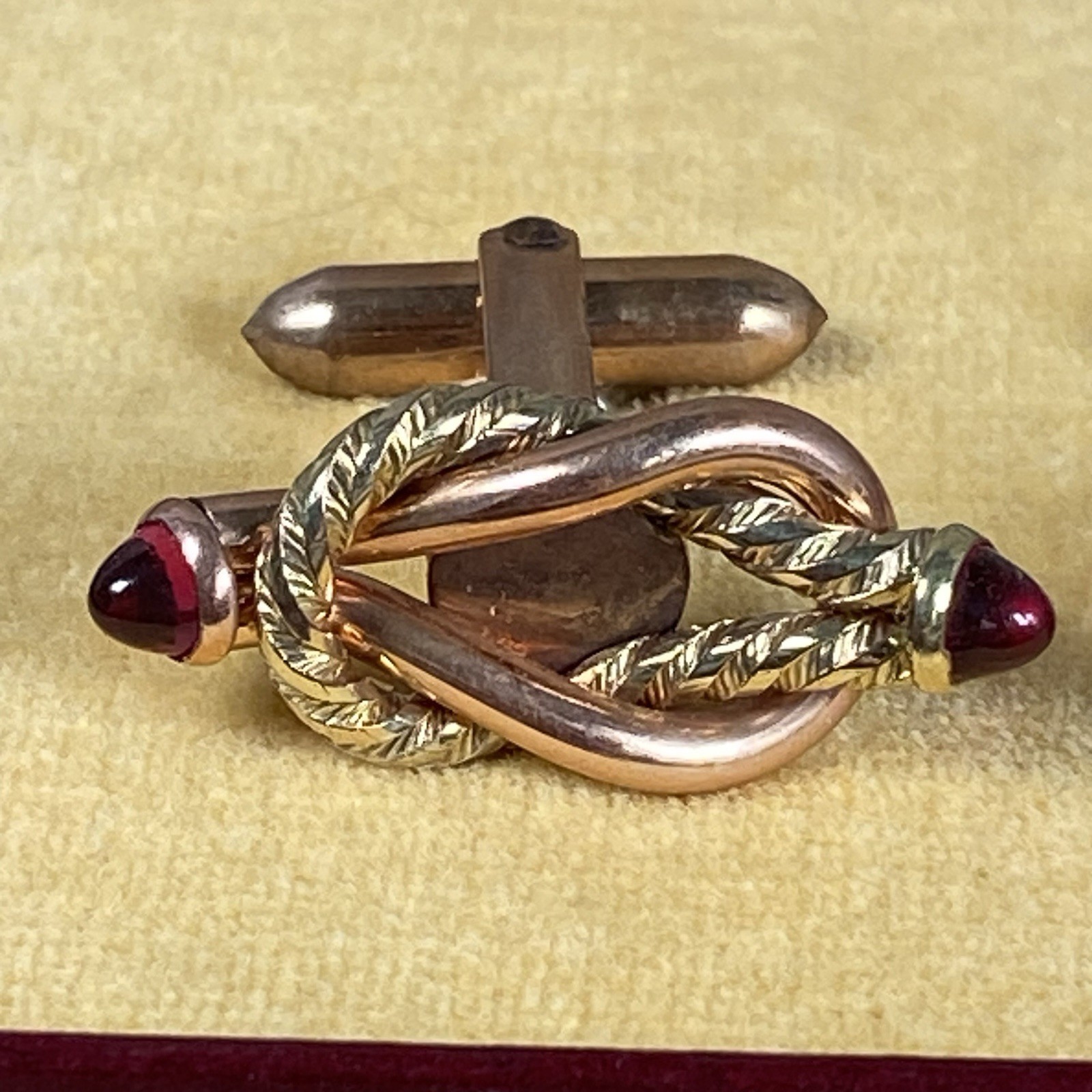 Cuff Links & Tie Clip, Vintage Gold, Red