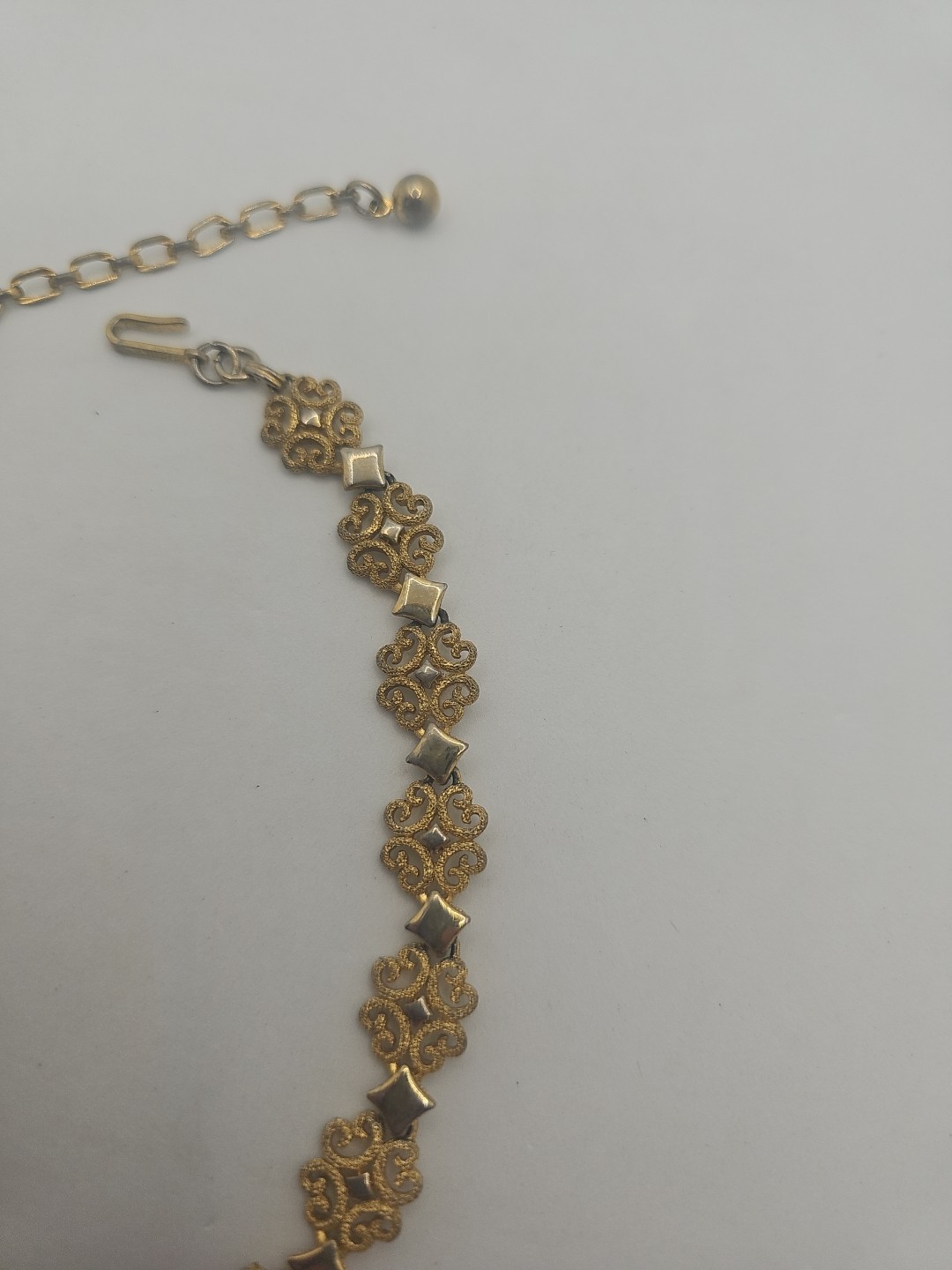Avon Vintage 1971 Precious Pretenders Necklace