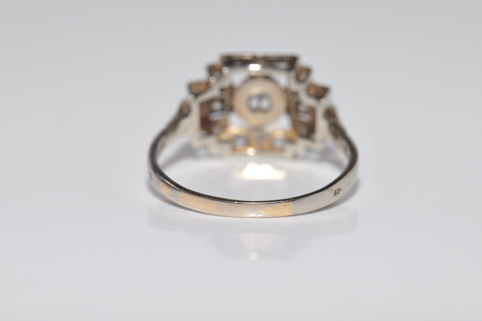 Antique Circa 1920s Art Deco Handcrafted 18k Gold Natural Diamond Ring