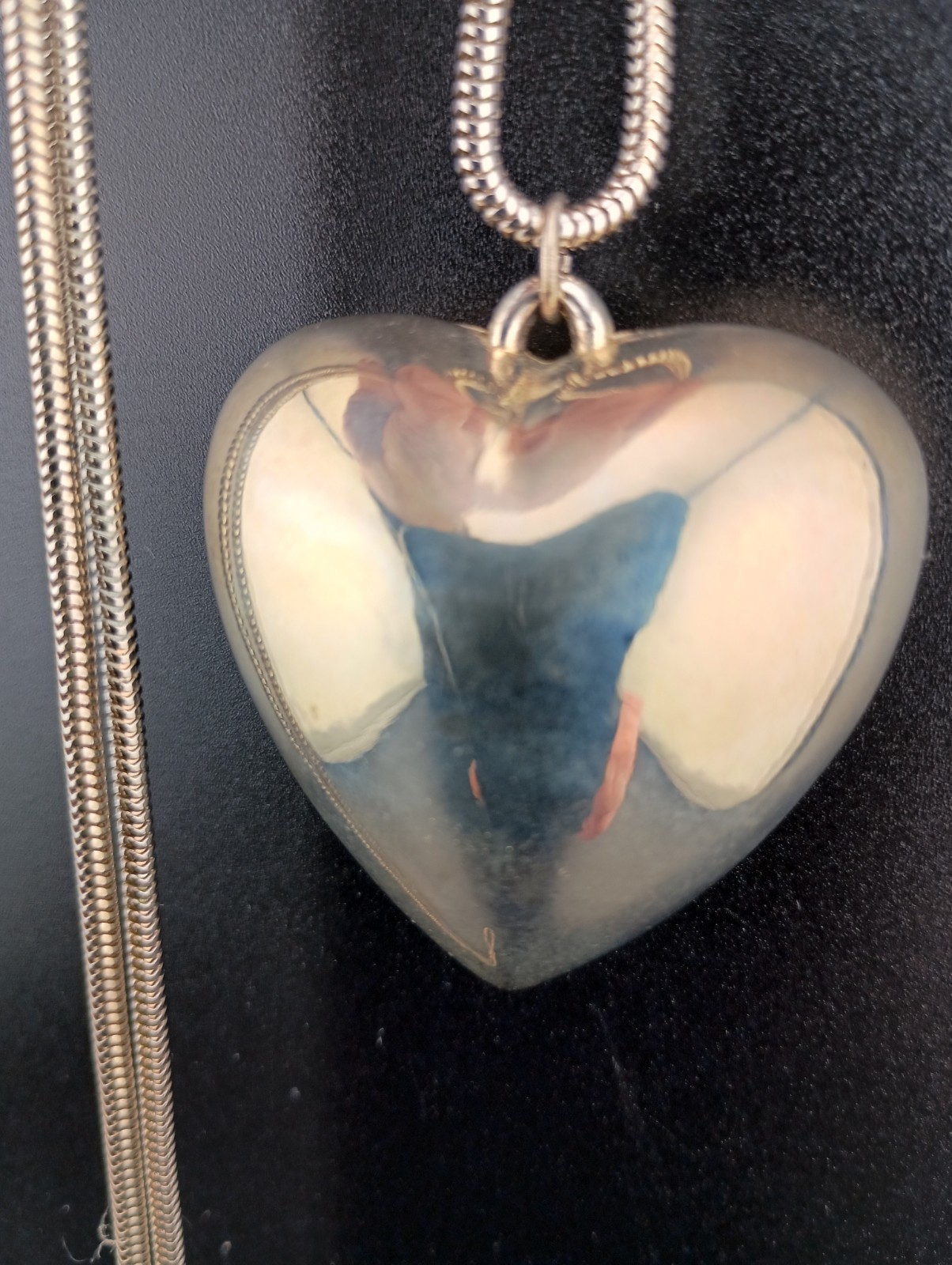 Vintage Shiny 70s Puffy Heart Pendant Necklace Silver Tone Round Chain 30″