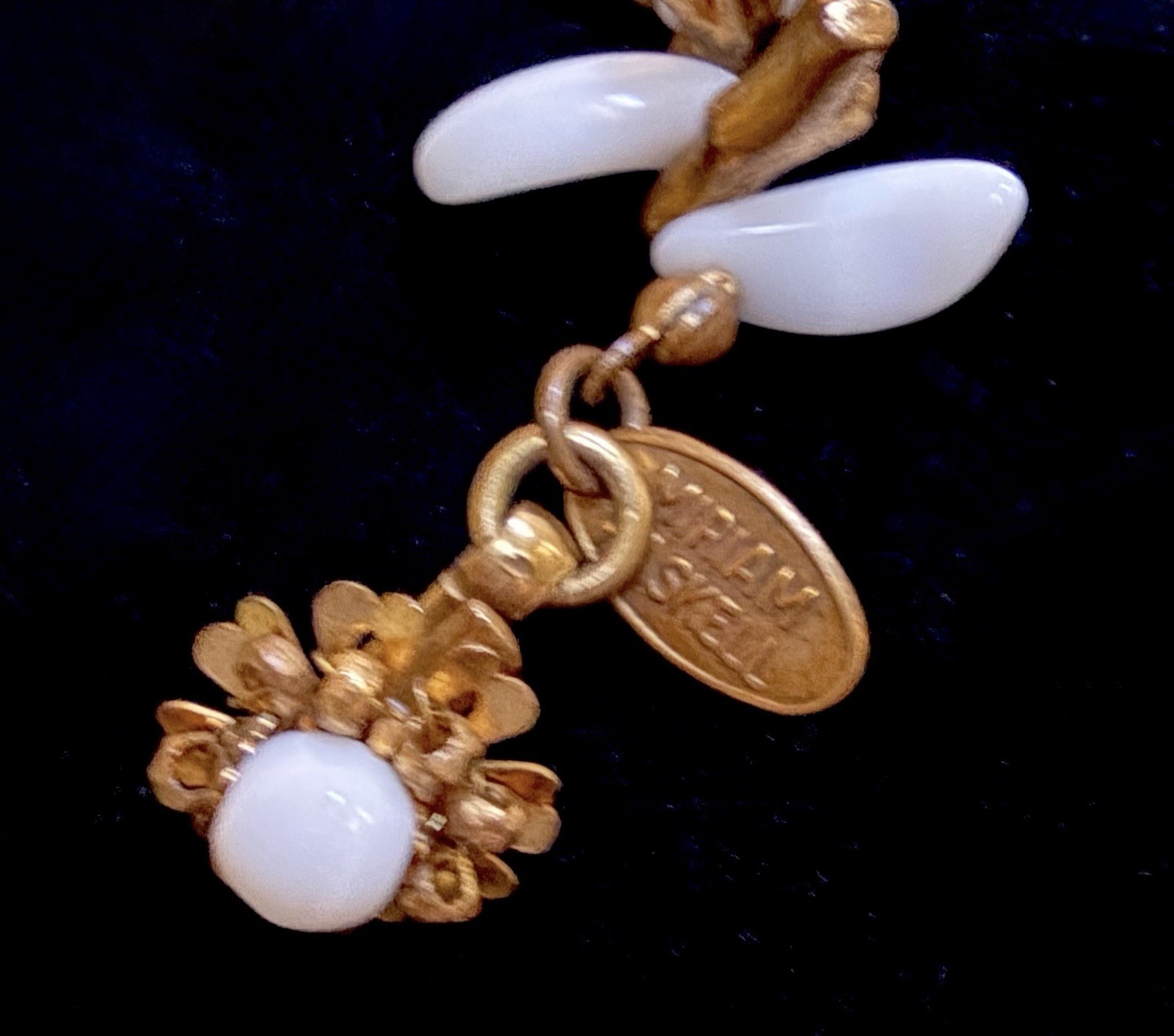 Miriam Haskell Signed c.1949 Frank Hess Choker Milk Glass Gilt Coral Rose Montée