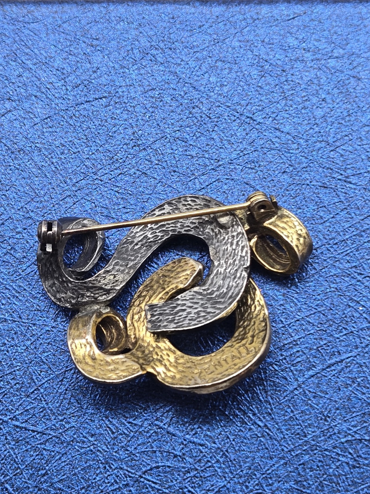 Vintage Robert Zentall Two Tone Swirl Abstract Brooch Retro Art Nouveau Design