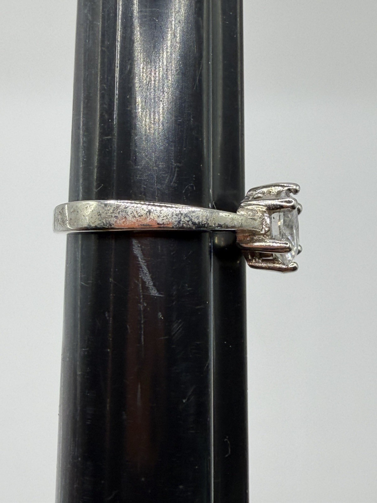 VINTAGE 925 STERLING SILVER AND CLEAR CZ ENGAGEMENT RING SIZE 4.25