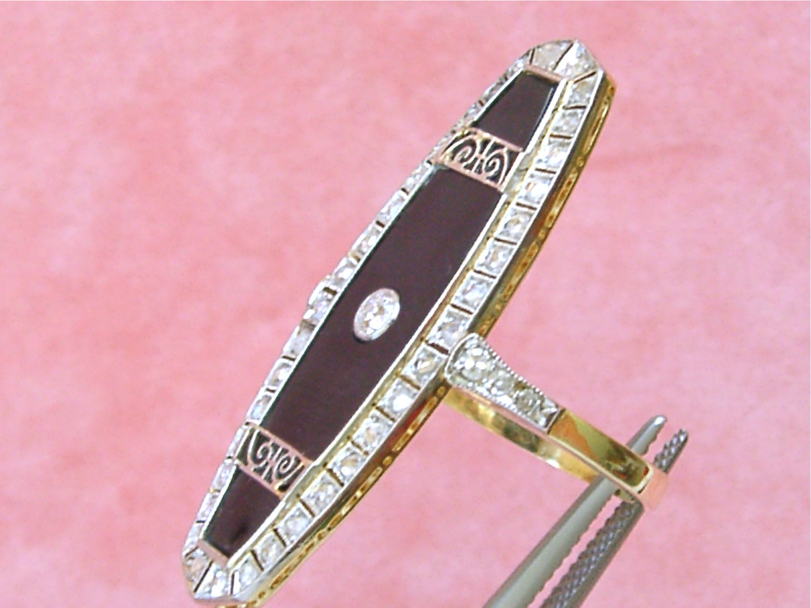 ESTATE ART DECO .67ctw DIAMOND BLACK ONYX 18K RIGHT-HAND LONG COCKTAIL RING