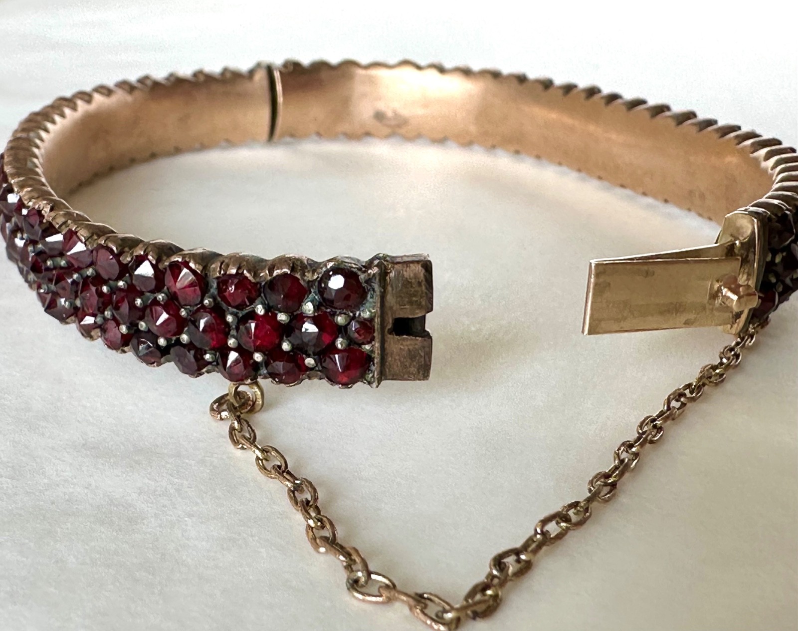 Antique rose cut Garnet & Silver bangle Hinged w/safety chain (see cond.)