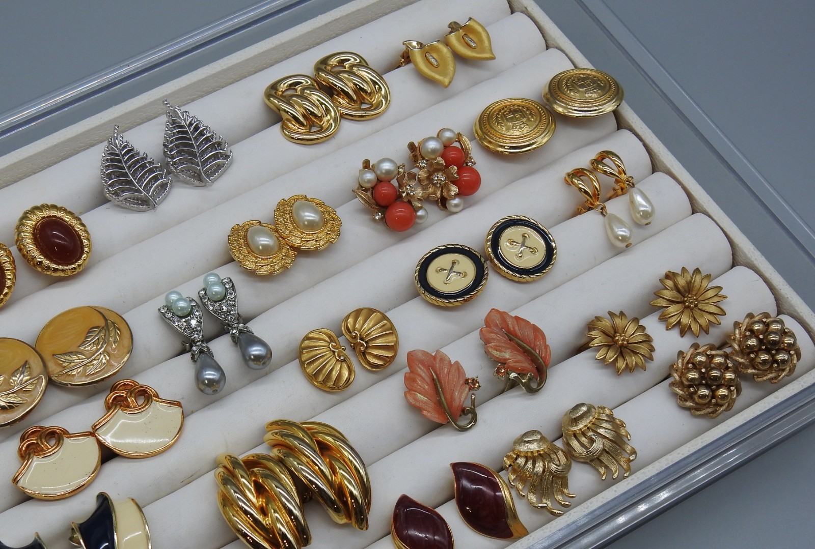 Vintage Now Lot Chunky Statement Clip Earrings 80’s Costume Gold Tone Enamel