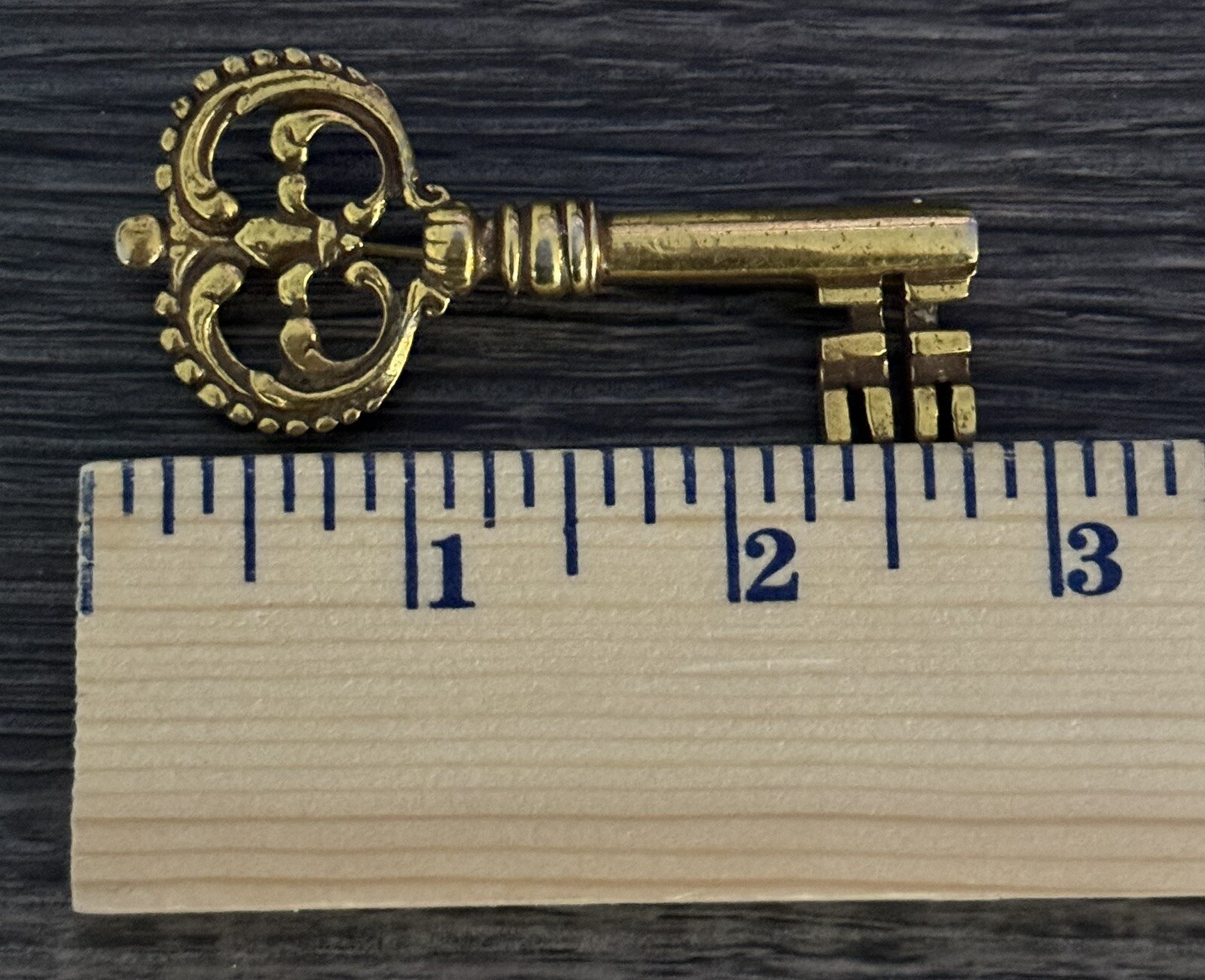 Signed ZENTALL Vintage Gold Tone 3″ Skeleton Key Brooch Pin Jewelry
