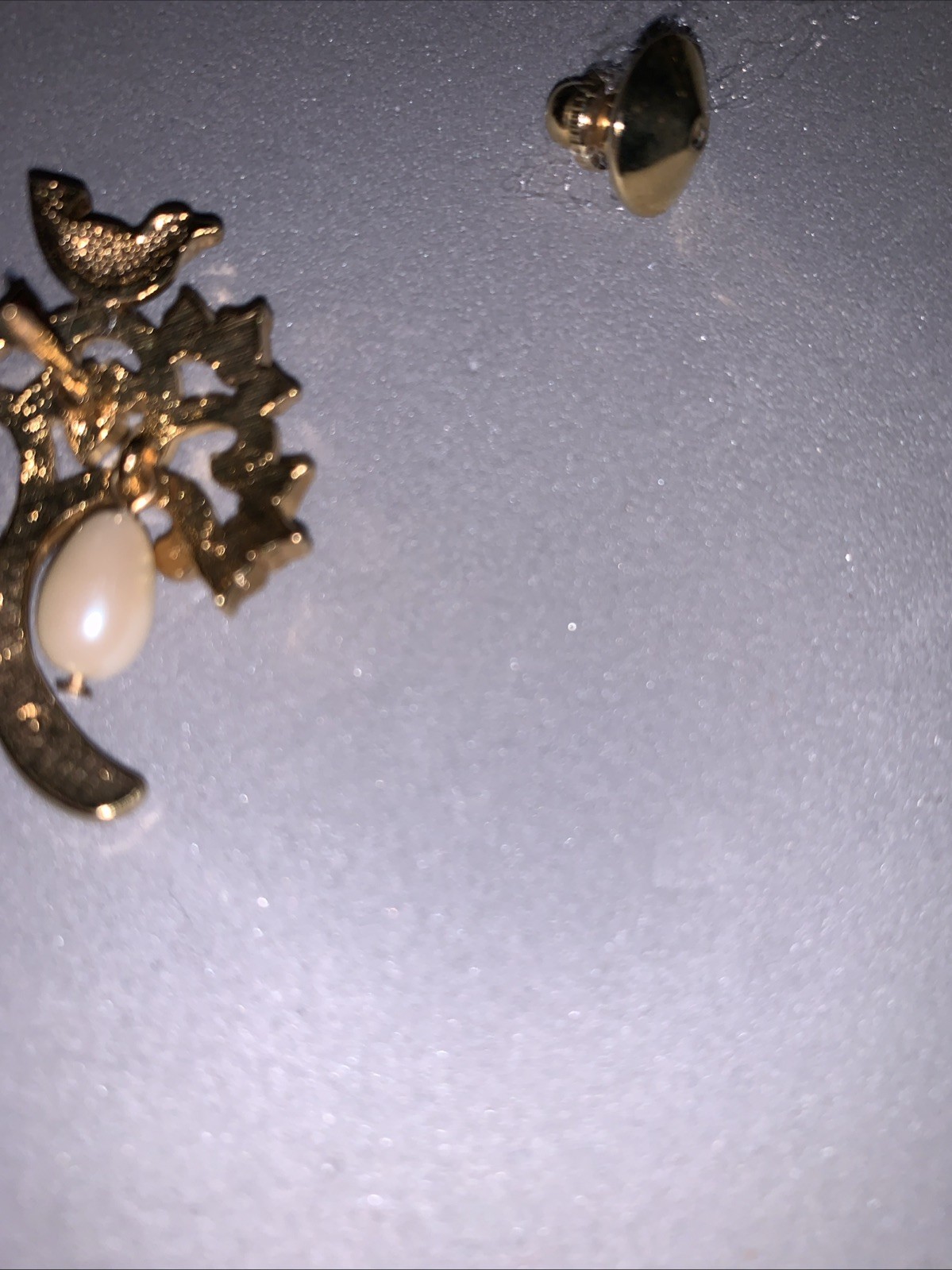 Vintage Gold-Tone Tree with Bird and Pearl accents Tac screw safety catch