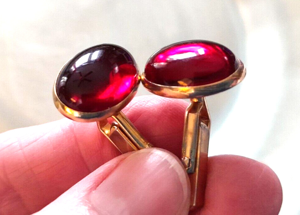 Vintage 1980’s SWANK Dark Red Clear Center Gold Tone Cufflinks