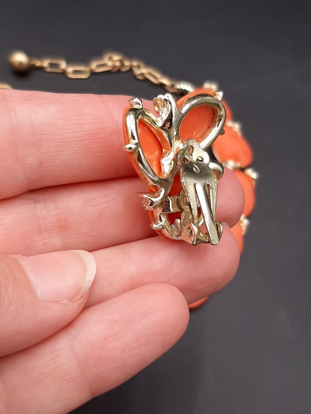 Vtg 60s Coral Acrylic Sea Shell Necklace And Clip-On Earrings Set 16″ Rare Find