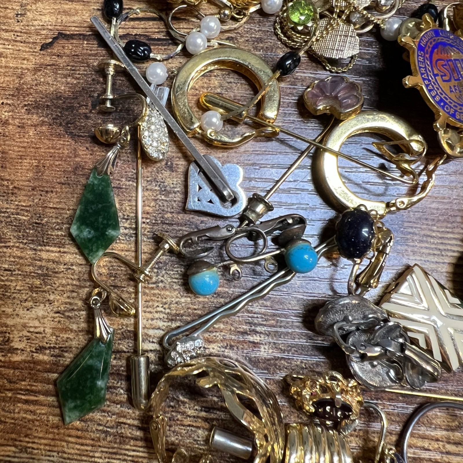 Vintage Estate Junk Drawer Lot: Jewelry, Pins, Coin, Collectibles, Tangled