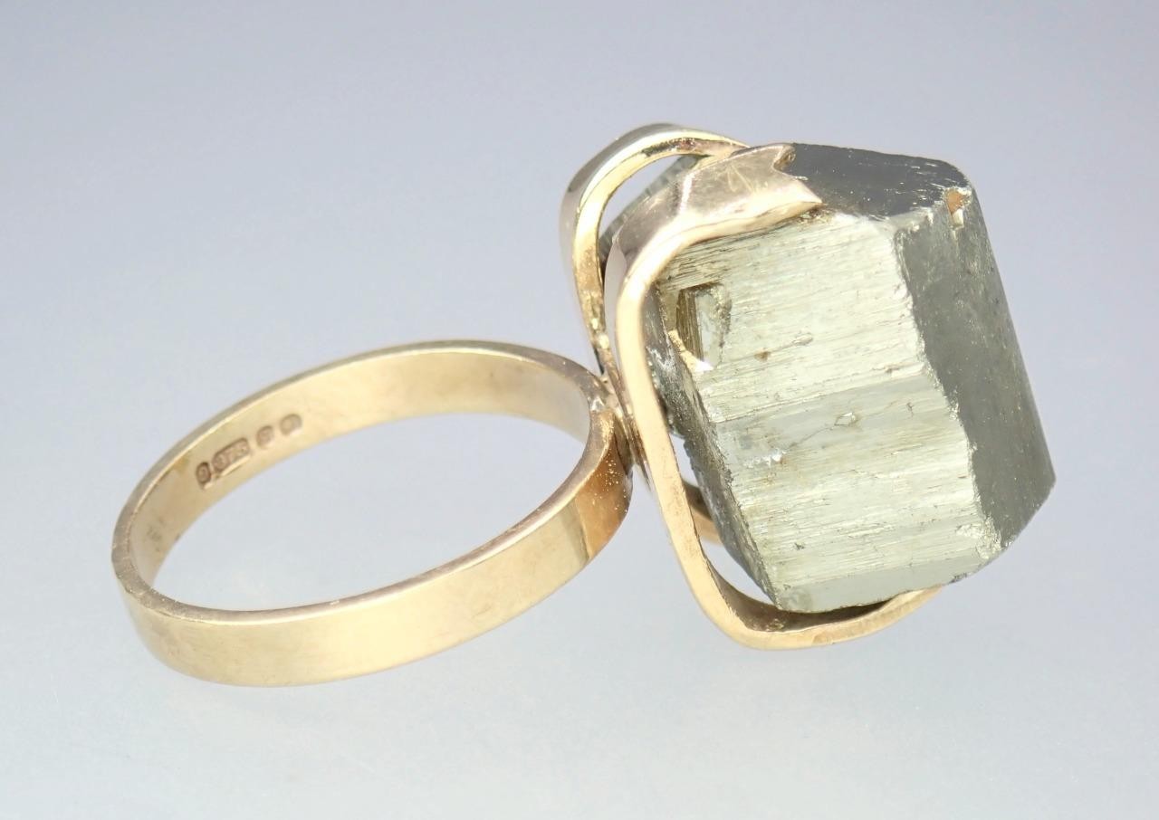 Amazing Vintage 1970s Brutalist Modernist 9K Gold Pyrite Cocktail Ring 1971 7.25