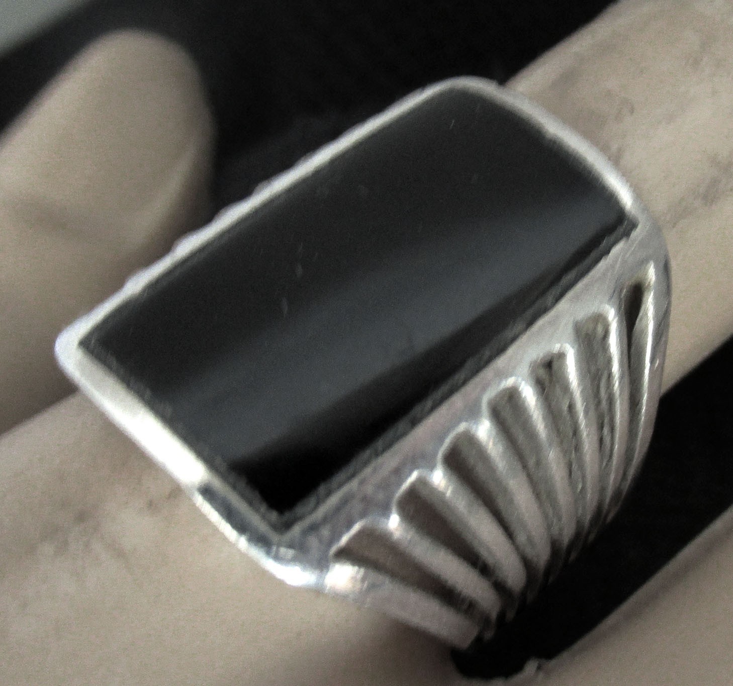 MEN’S STERLING RING by CW SIZE 8, 8.5 GRAMS, UNISEX