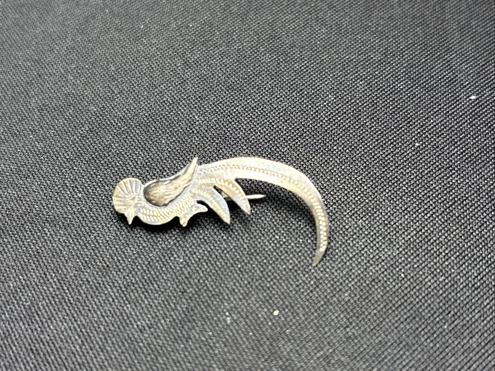 VINTAGE GUATEMALA 900 SILVER QUETZAL BIRD OF PARADISE PIN BROOCH 1.5″ ETCHED 114