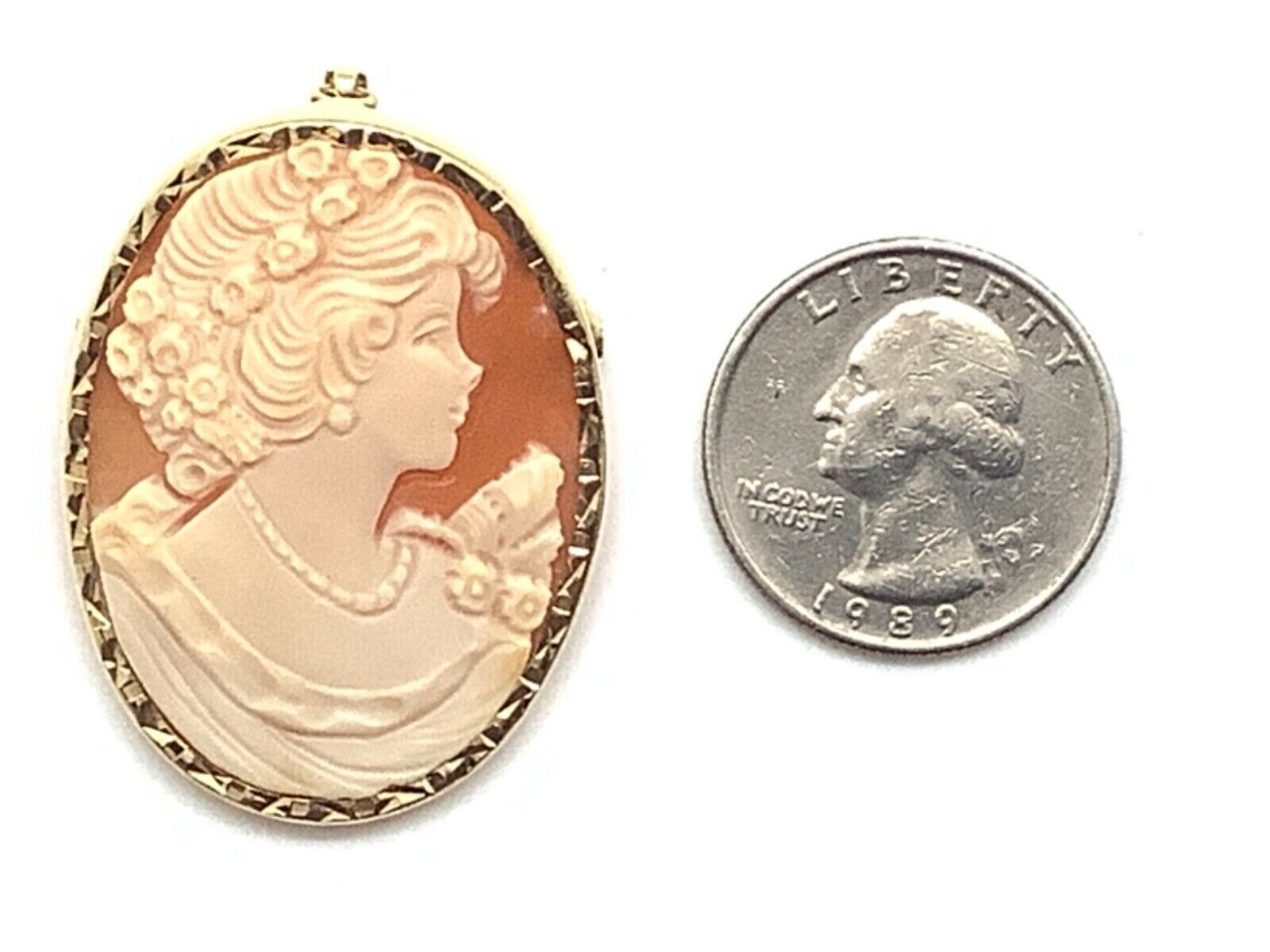 14KT Yellow Gold Hand-Carved Right Facing Shell Cameo Pendant/Brooch, Signed Gm