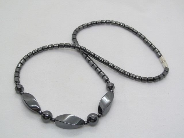 Vintage Hematite Semi Precious Stone Ball Twist Barrel & Cube Necklace 17.5 In