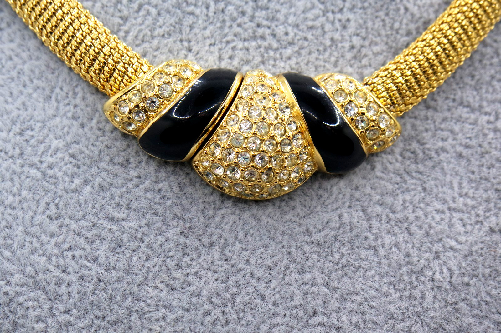 VINTAGE CHRISTIAN DIOR GOLD PLATE MESH METAL CHOKER NECKLACE RHINESTONE BLACK