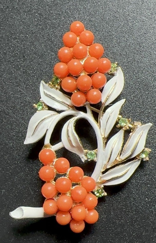 Vtg Faux Coral Grape Flower Cluster Green Rhinestone Enamel Gold Brooch 2.5”!!
