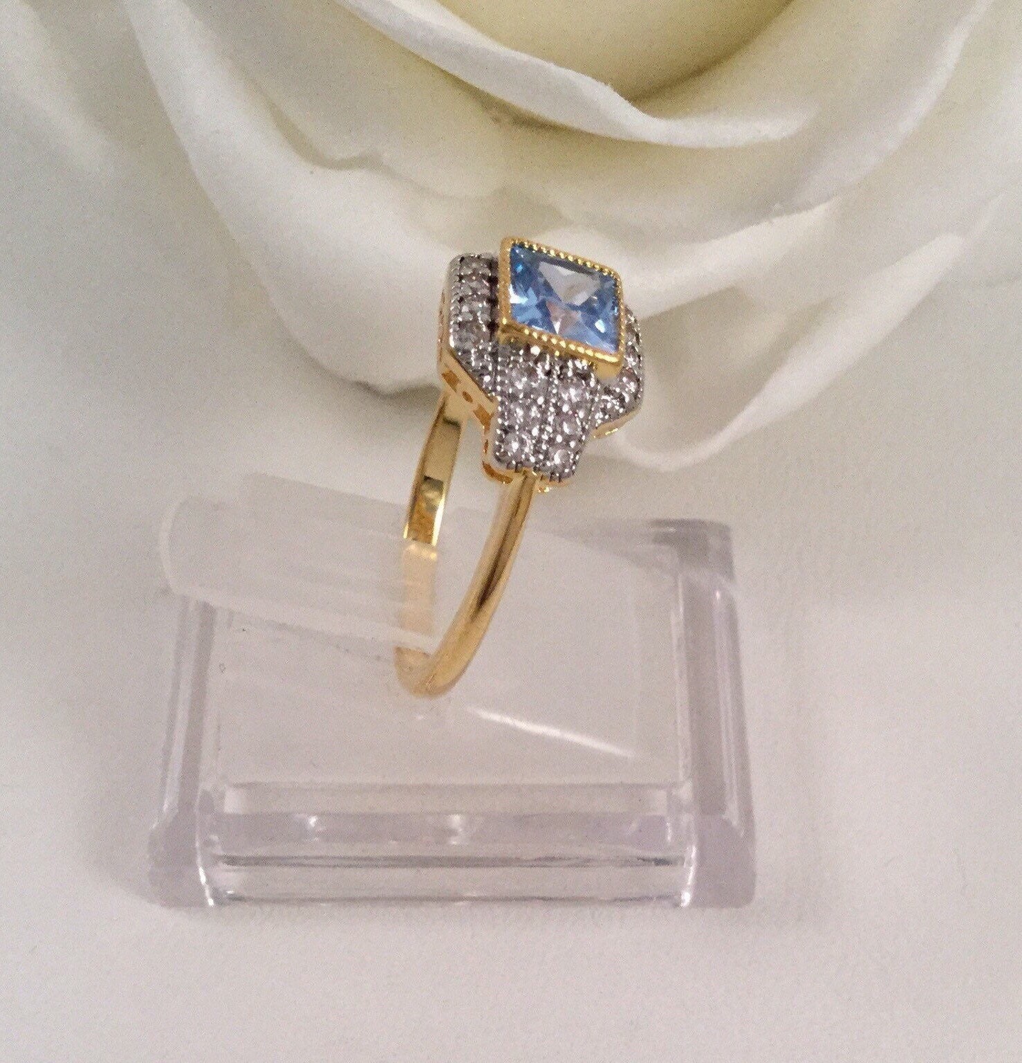 Vintage Jewellery Gold Ring Blue Topaz White Sapphires Antique Deco Jewelry