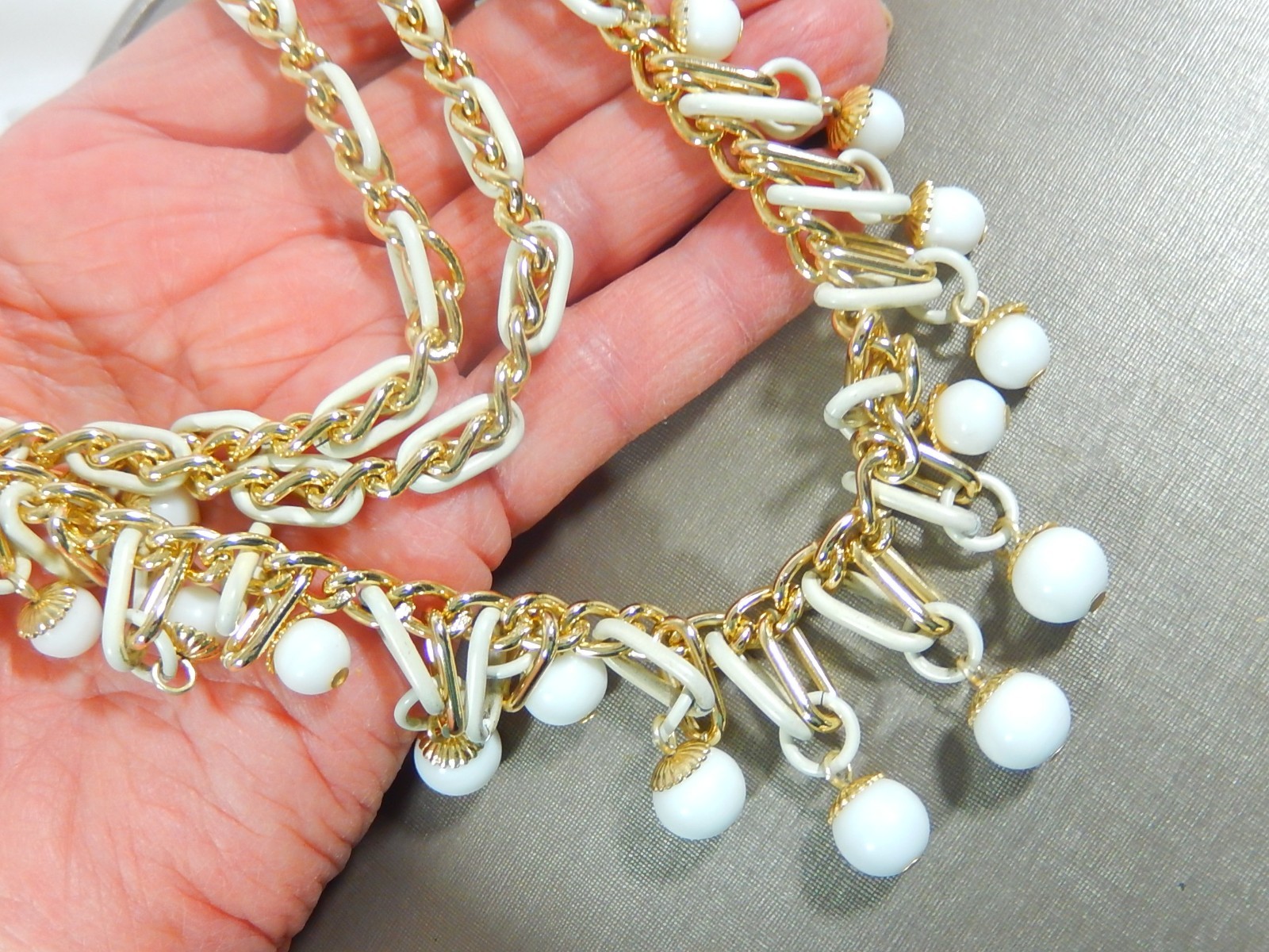 VTG 3 TIER GOLD TONE ENAMEL LUCITE CHACHA BEAD 15″ – 17″ BIB NECKLACE