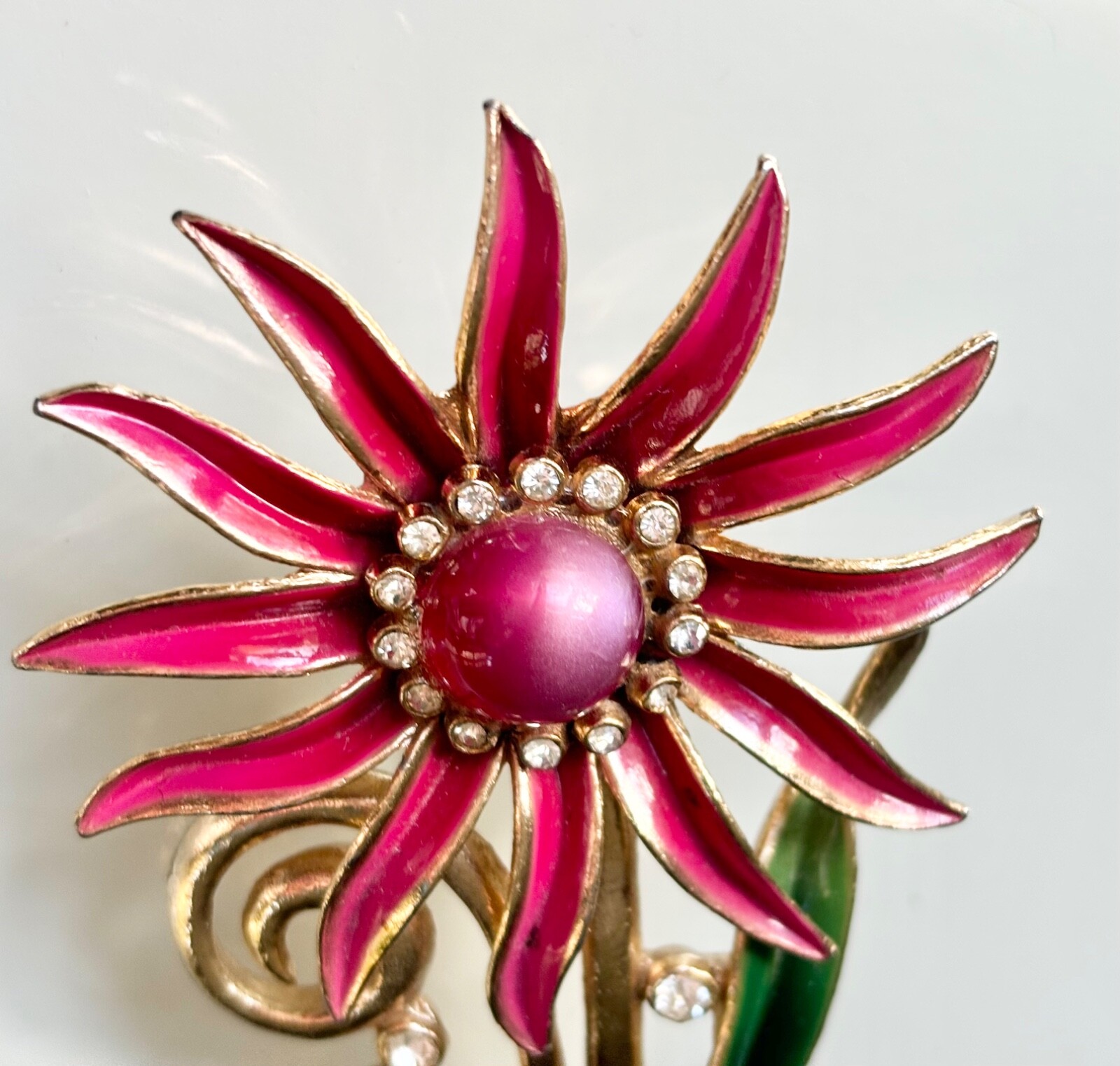 VINTAGE SIGNED CORO RHINESTONE FLOWER BROOCH,MOON GLOW CAB,GILT,STATEMENT PIECE