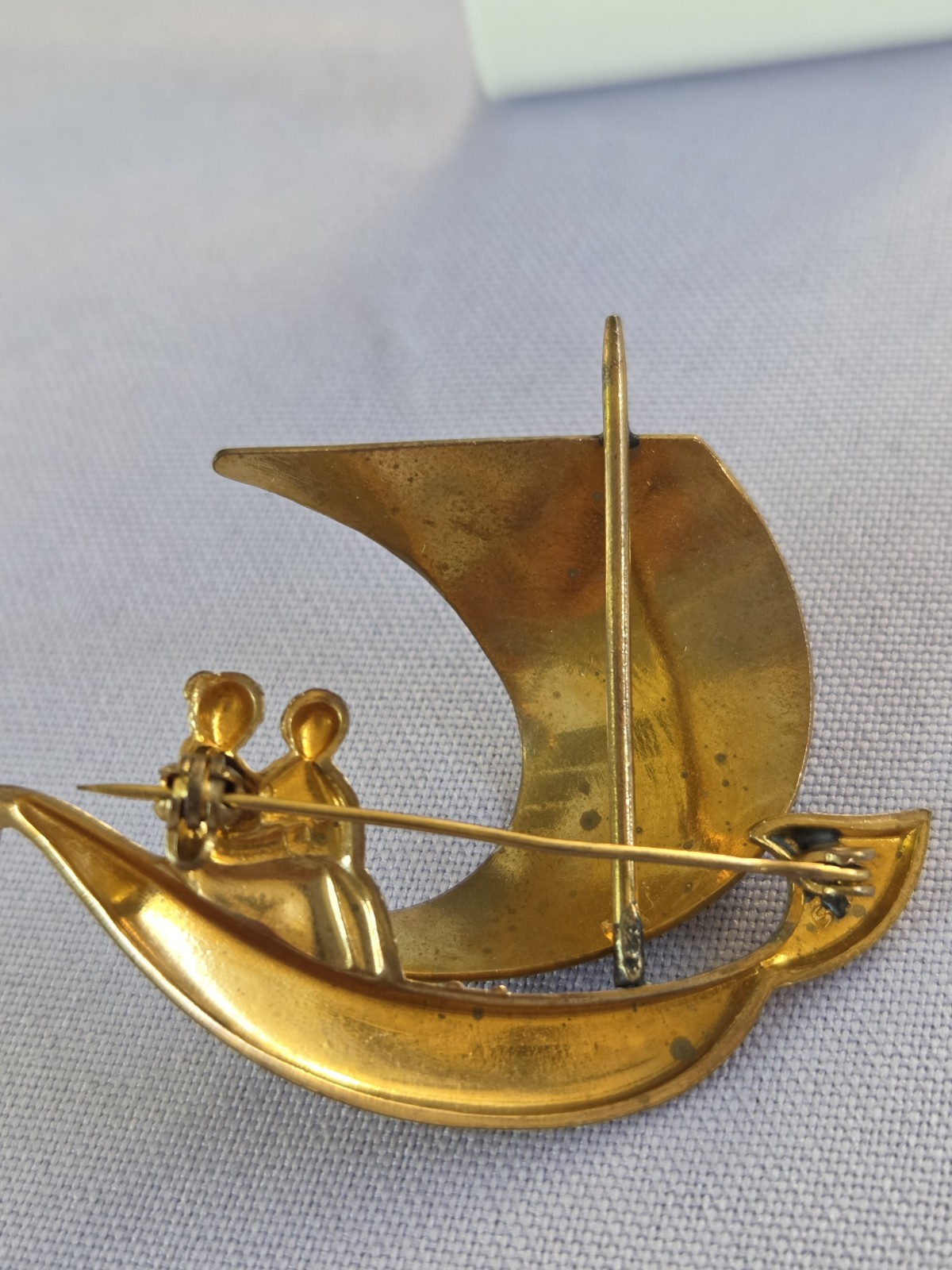 Spanish Damascene Sail Boat Brooch Women’s Vintage Gold Tone Pin Ship Jewelry