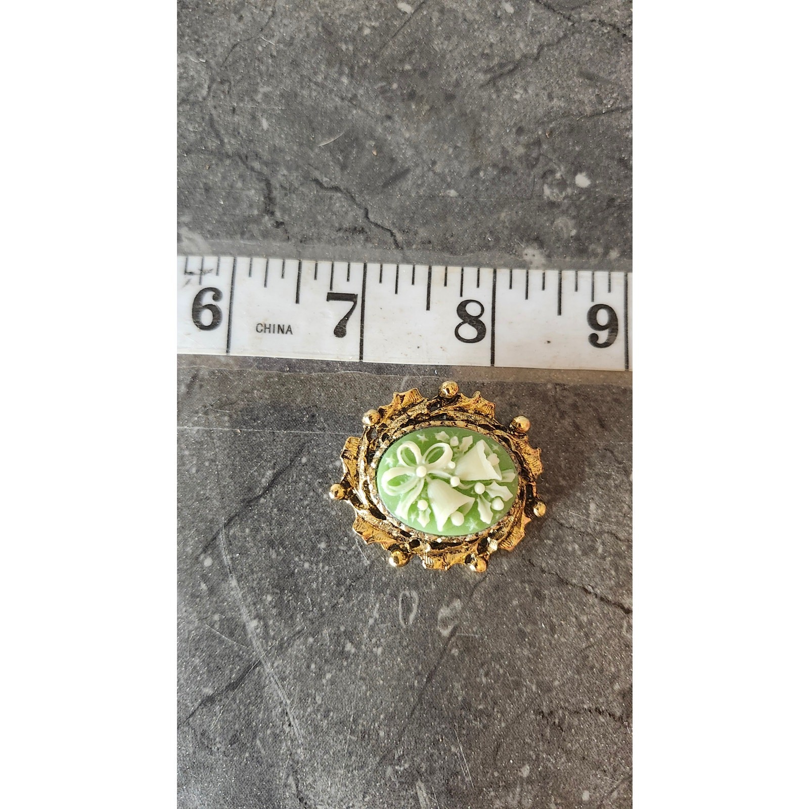 Gold Tone Cameo Brooch Vintage Green Ivory Floral Bouquet Bow Design