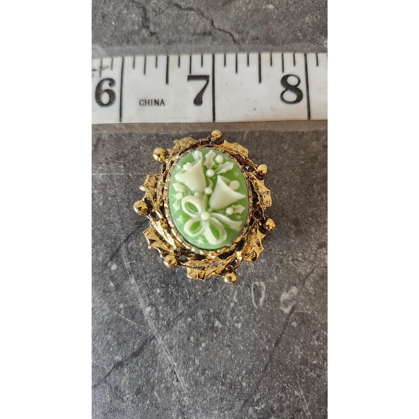 Gold Tone Cameo Brooch Vintage Green Ivory Floral Bouquet Bow Design