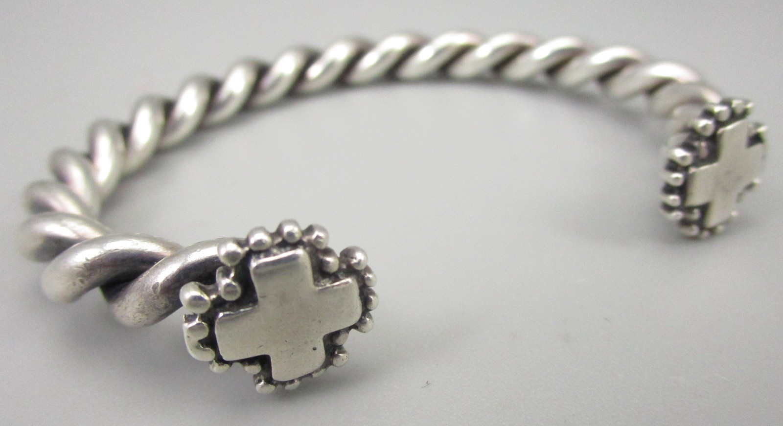UNUSUAL DIAN MALOUF STERLING SILVER BEADED CROSS CUFF BRACELET – 30 GRAMS