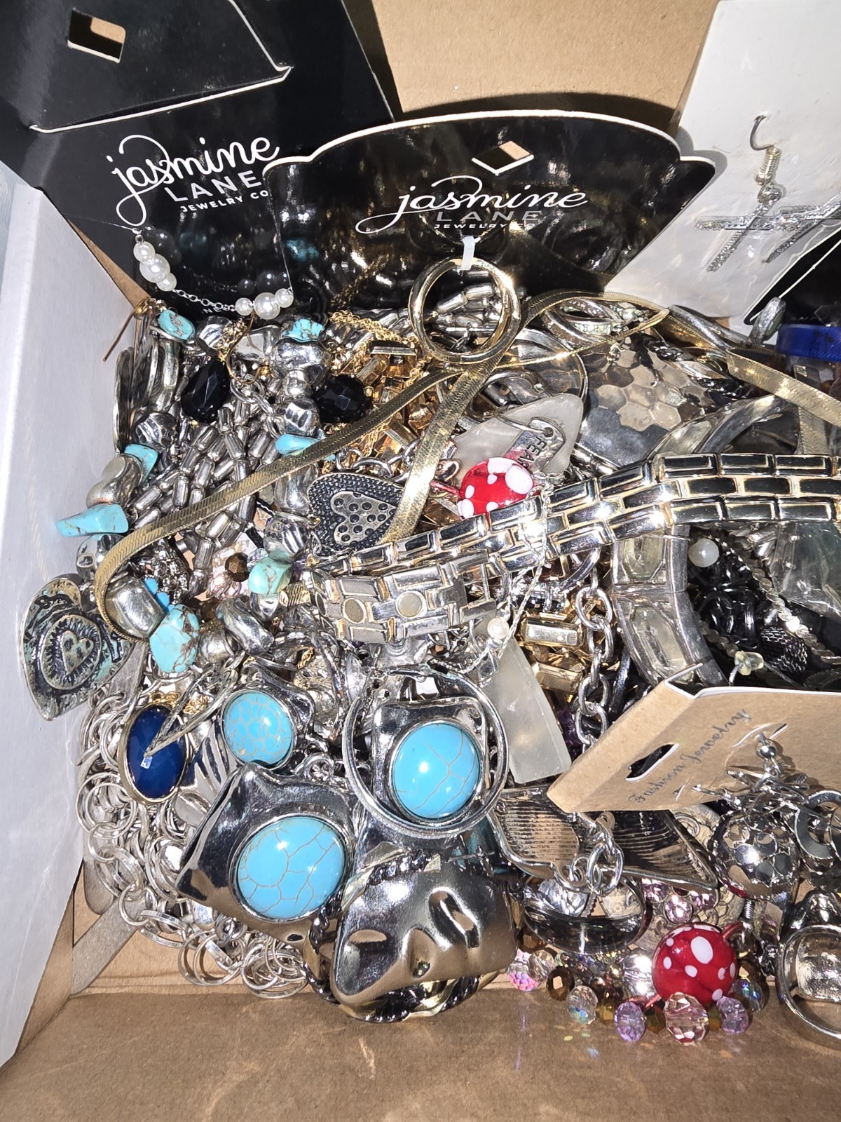 Vintage/Modern All Wear Or Resale Costume Jewelry Lot Weighing 2.10lbs