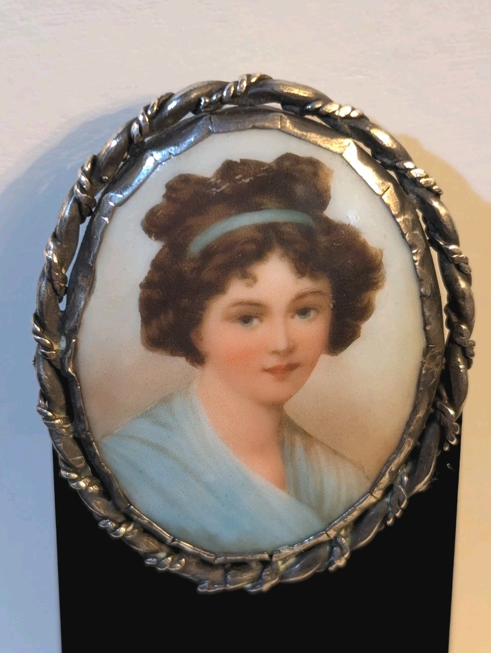 Antique Portrait Brooch – Romantic Lady Under Glass, Likely Silver Frame