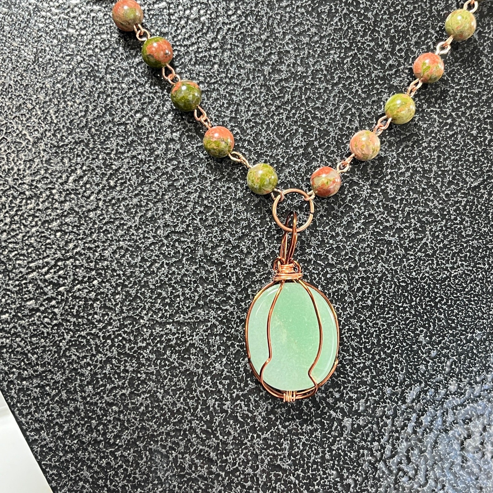 Aventurine oval 1 1/4″ cabochon necklace pendant copper wire 20″ earrings