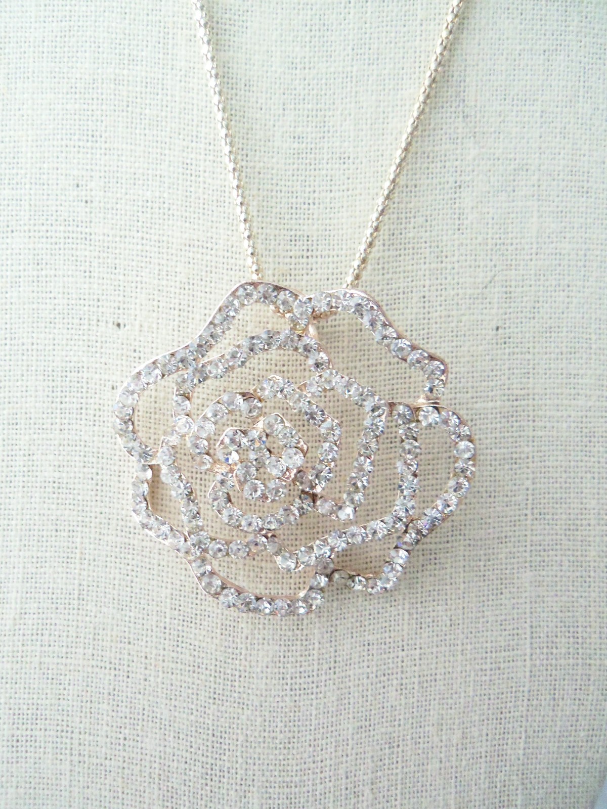 Large Crystal Rhinestone Openwork ROse Flower Pendant Popcorn Chain Necklace