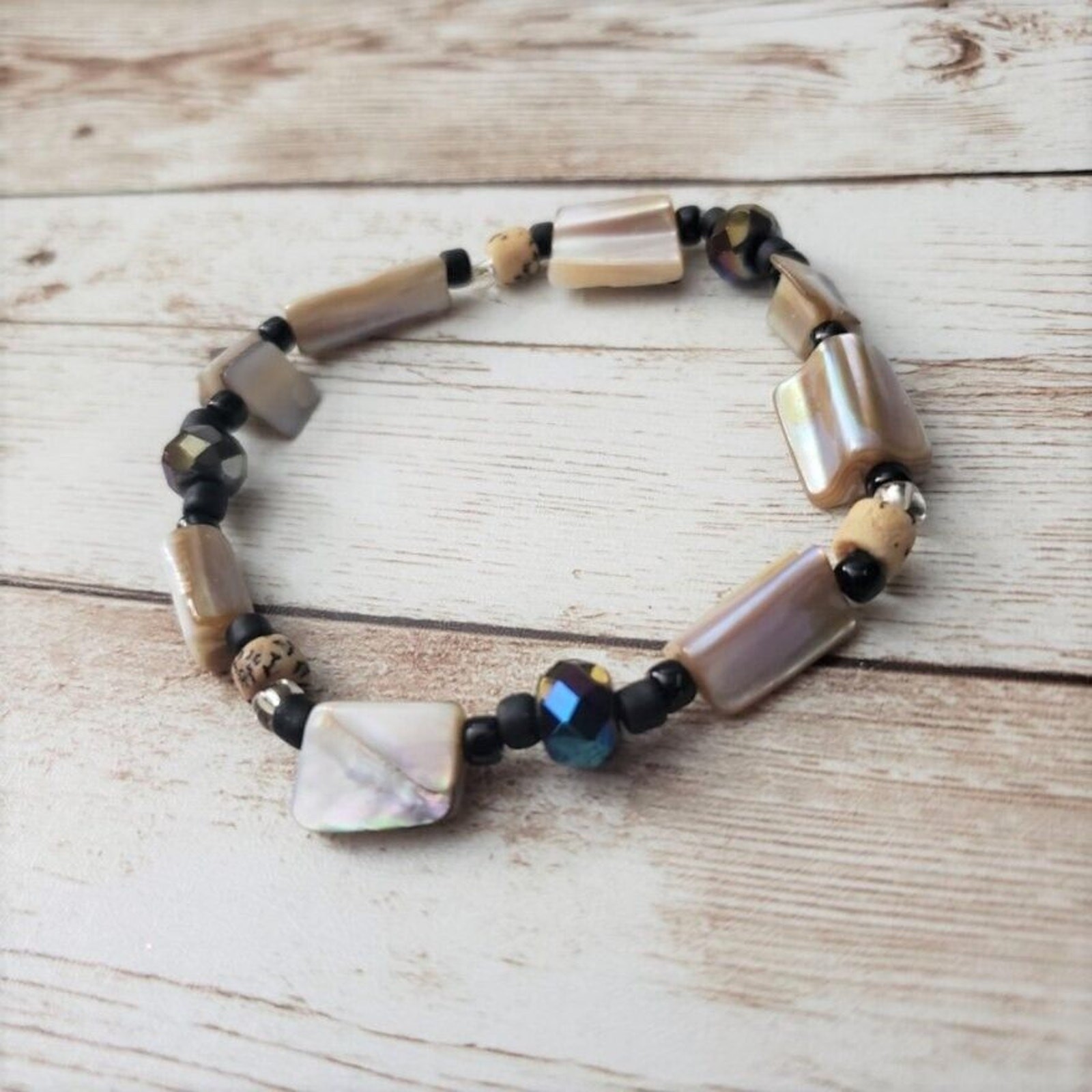 Vintage Stretch Bracelet – Shell? & Beaded