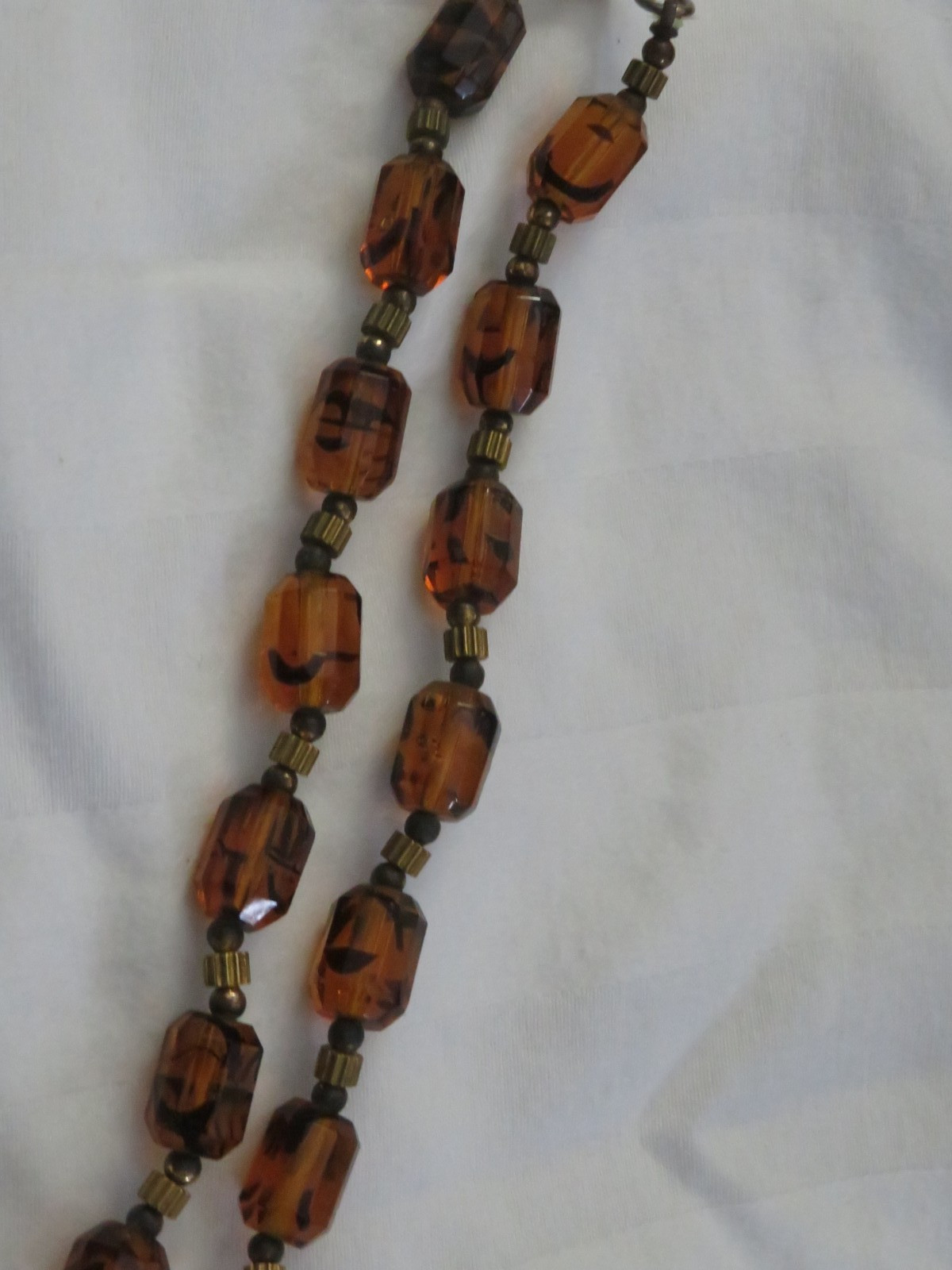 VINTAGE CARVED BERYL STONE CIRCA 1950’S NECKLACE UNIQUE