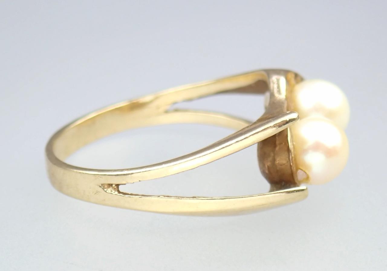 Beautiful Vintage 1970s Modernist Solid 9K Gold Pearl Waves Ring 1976 Size 5.75
