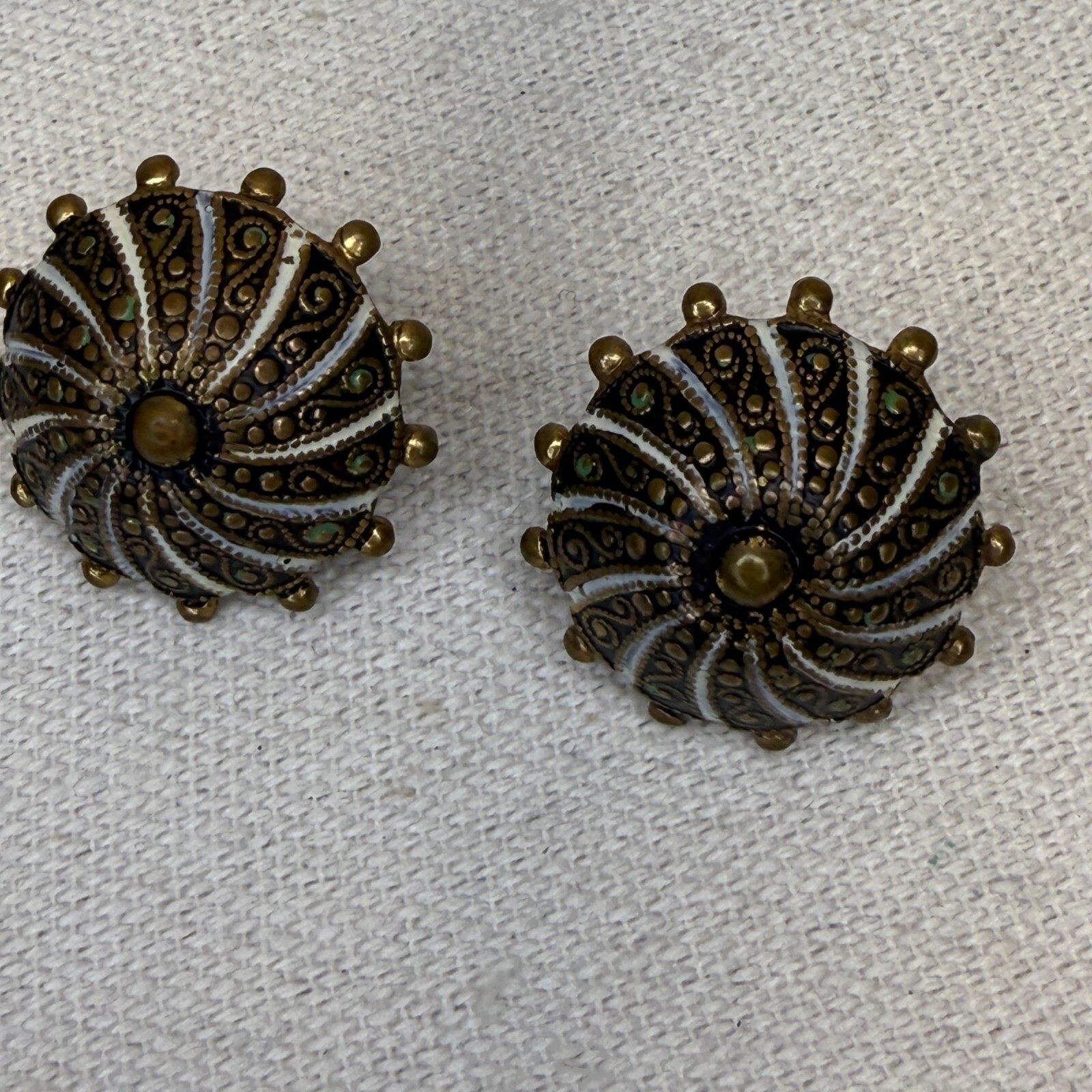 Vintage Damascene Screw Back Earrings MCM Classic