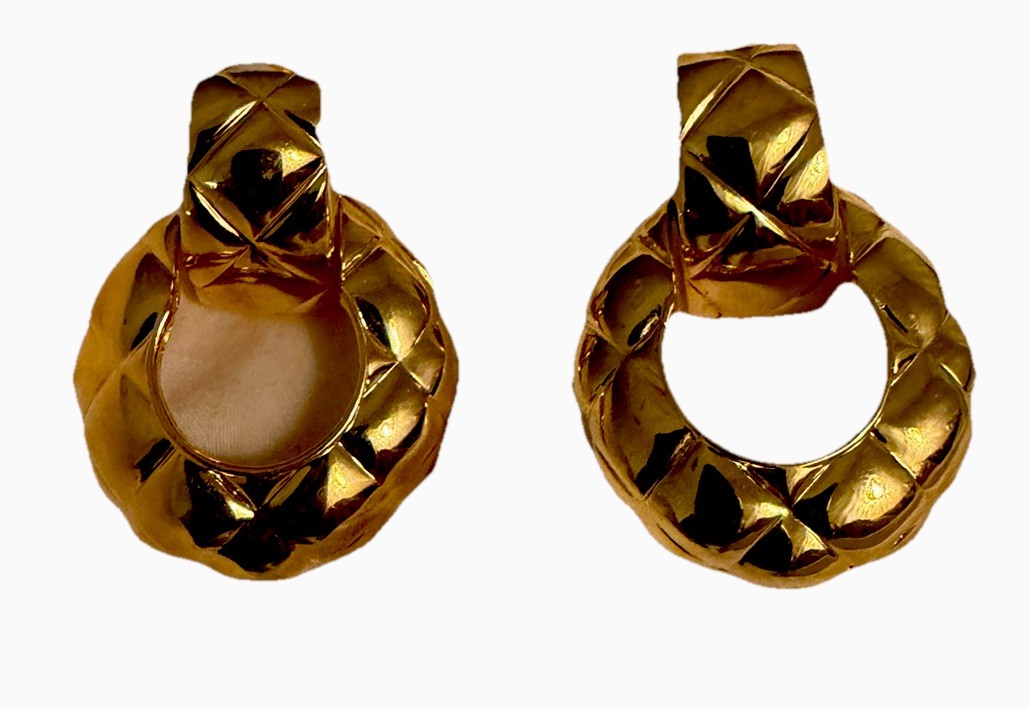 Vintage Gold Quilted Classic Timeless Door Knocker Earrings 80’s Classic ClipOn
