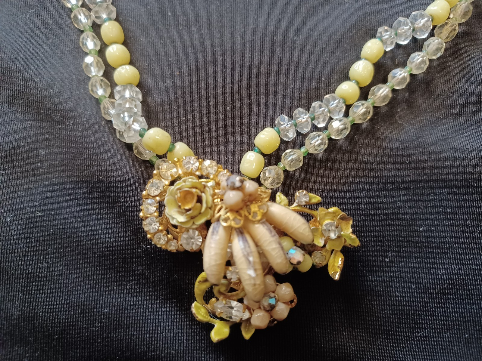 VINTAGE MIRIAM HASKELL ? CRYSTAL BEADS RHINESTONE ENAMEL FLORAL CLUSTER NECKLACE