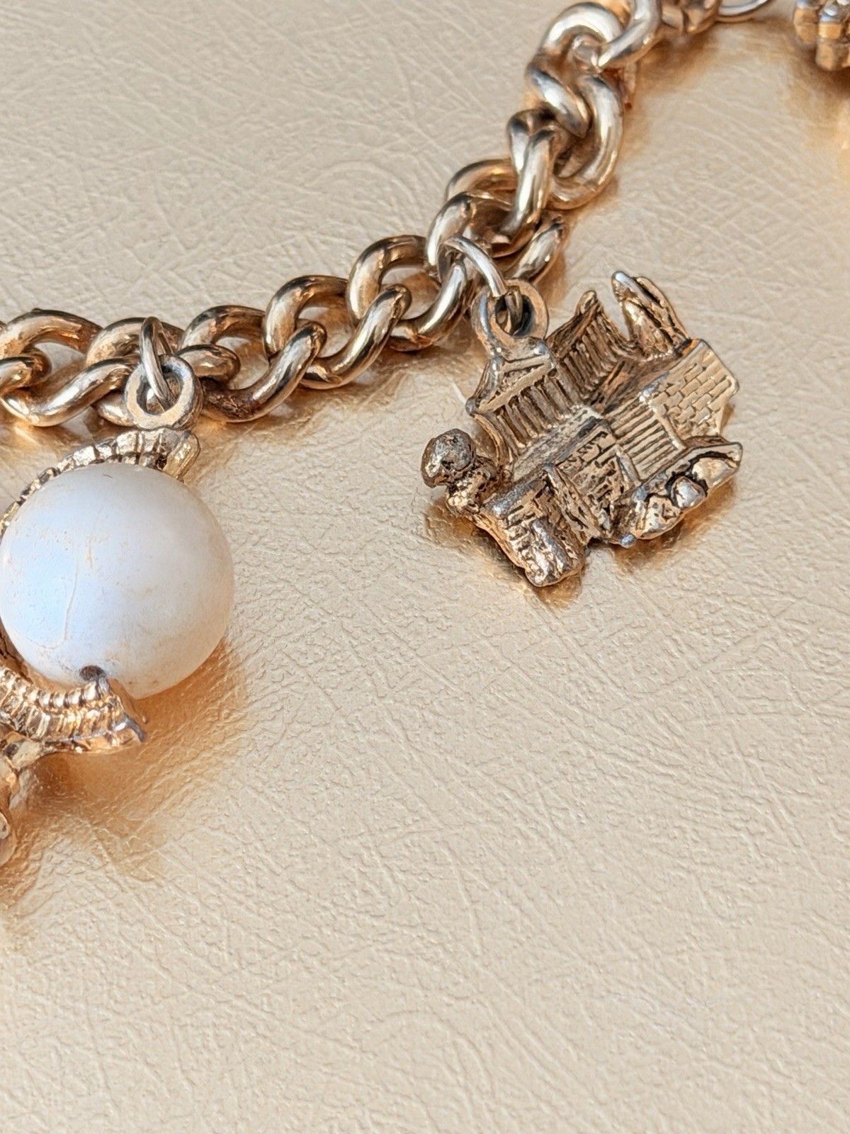 Fun Vintage Gold Tone World Travel Charm Cable Bracelet 7″