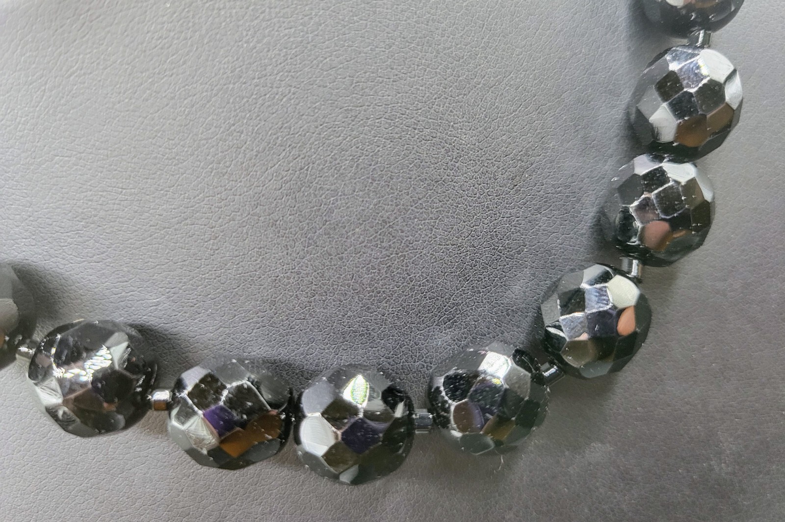 Vintage HOBE Beaded Necklace JET BLACK FACETED 10mm Beads 15-17″ CHOKER Classic