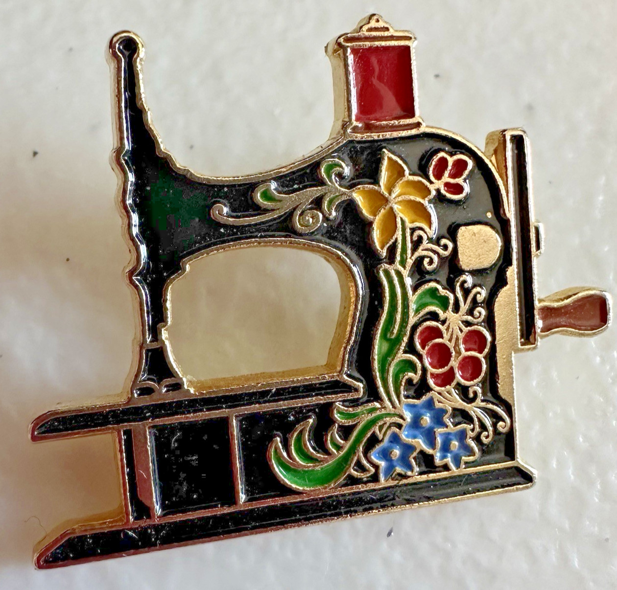 Vintage Clotilde Sewing Machine Brooch 1991 Enamel Figural Quilting Pin