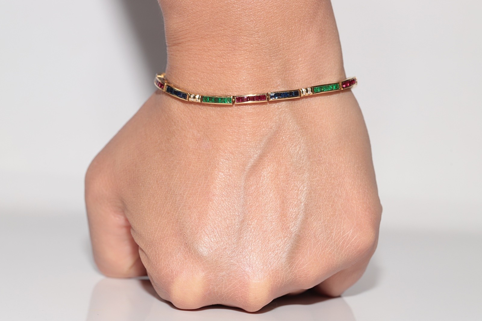 Vintage Circa 1980s 18k Gold Natural Diamond And Emerald Ruby Sapphire Bracelet