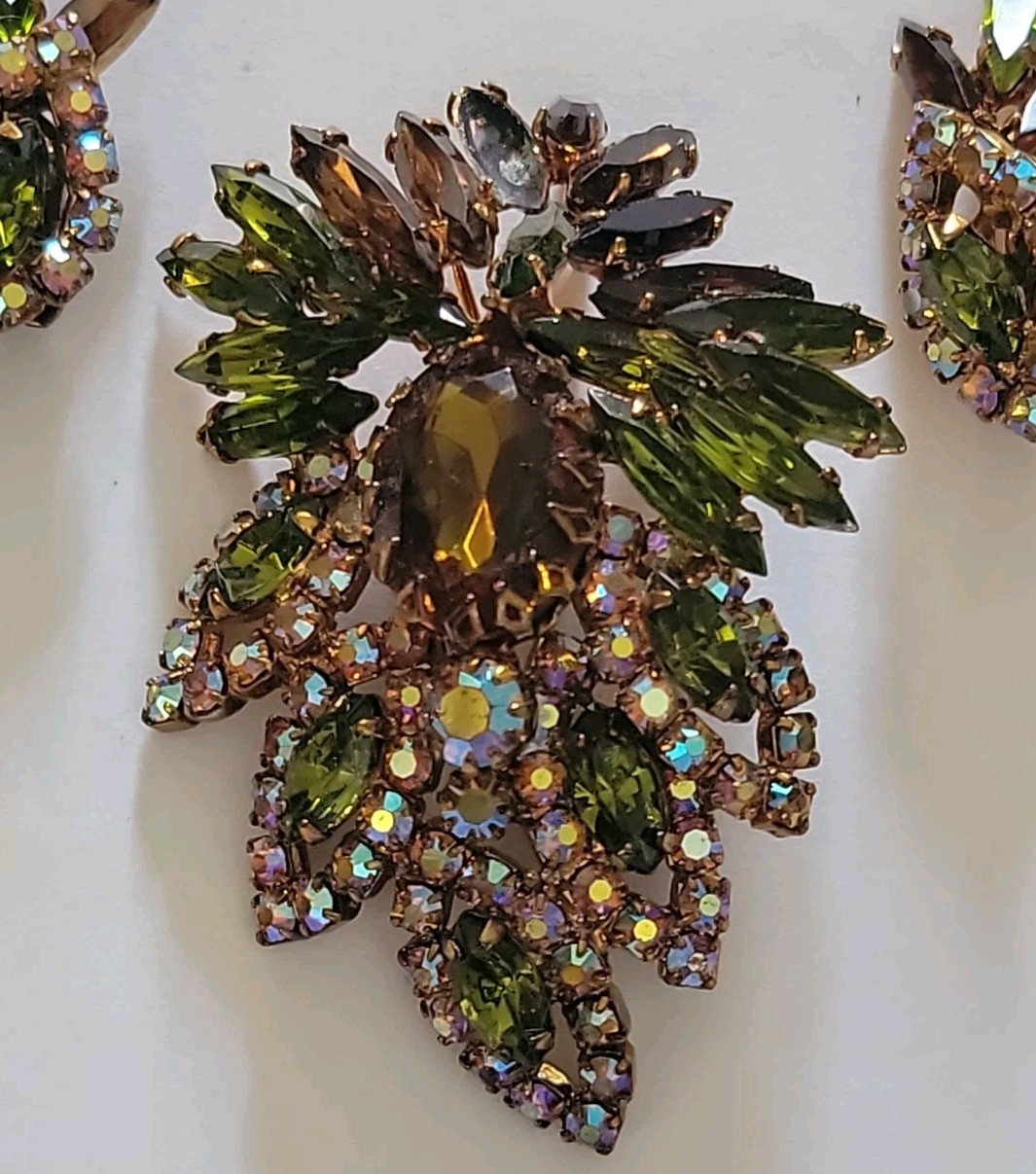 Vintage Green Dark Amber Rhinestones Brooch Clip Earring Gold Tone Set -Read