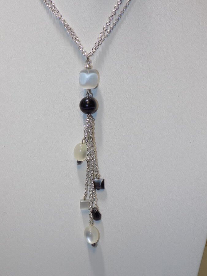 J692-VINTAGE NECKLACE~SILVER TONE WITH BLACK & WHITE DANGLES~17″
