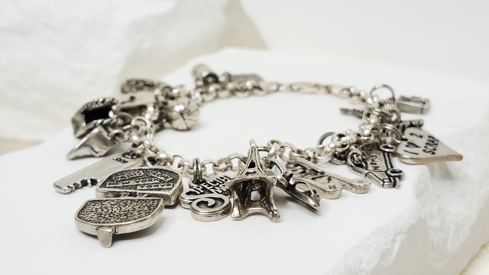 Vintage SJC Sterling Silver Link Charm Bracelet Heavily Loaded 18 Charms – 44g